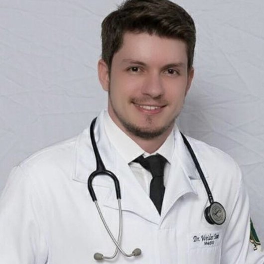 Dr. Weider Tomé