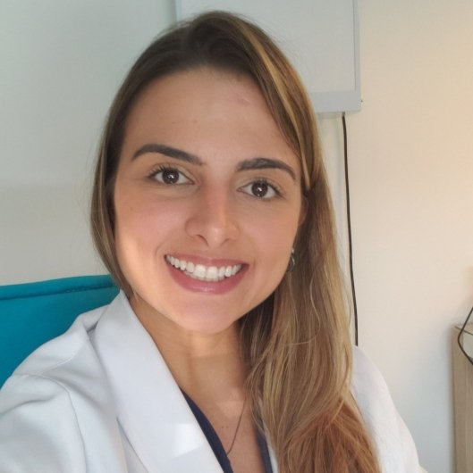 Dra. Carolina Arribada Rebello