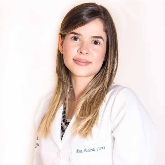 Dra. Amanda Lemos Barros Martins Portela
