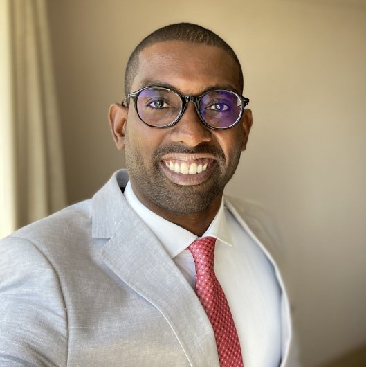 Dr. Felipe Castro