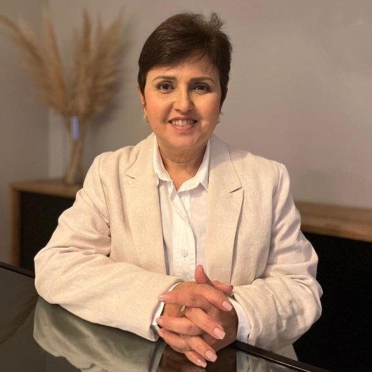 Dra. Viviany Bragança Bastos Guimarães