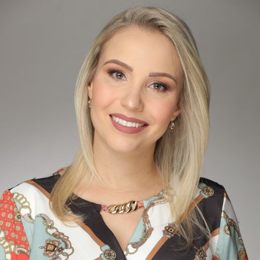 Dra. Raquel Lautenschlager Santana Proença