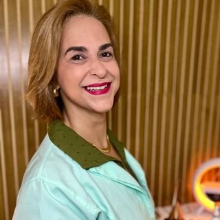 Dra. Ana Paula Lopes de Faria