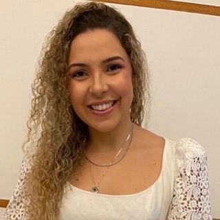 Dra. Juliana Carolina Cunha Paula