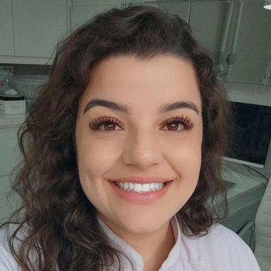 Dra. Nathalia Souza Arantes
