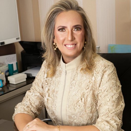 Dra. Lorena de Castro Diniz