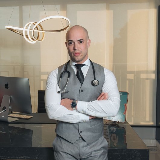Dr. Eduardo Oliveira