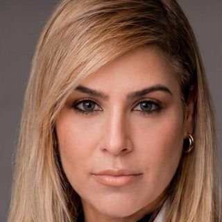 Dra. MONIQUE BARREIROS VIEIRA