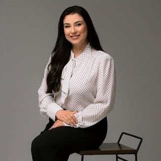 Dra. Fernanda Fernandes