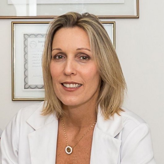 Dra. Ana Carolina Salgado
