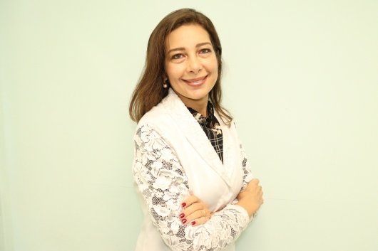 Dra. Thais Mobille das Neves Cruz
