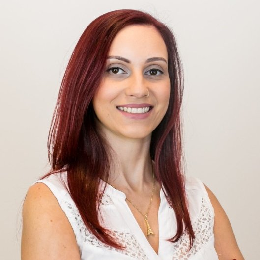Anne Caroline Alves Peres
