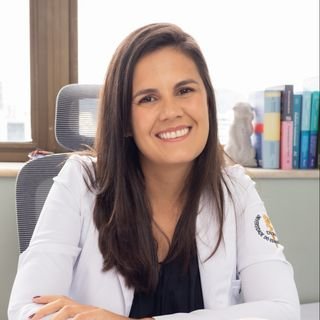 Dra. Bia Marques Nunes