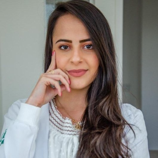 Dra. Larissa Batista