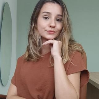 Prof. Érica Ribeiro Pires