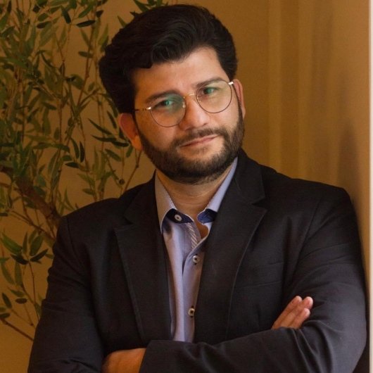 Dr. Douglas Borges
