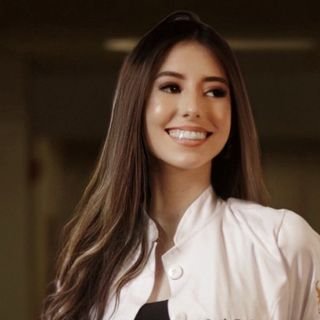 Dra. Ana Karla Damasceno
