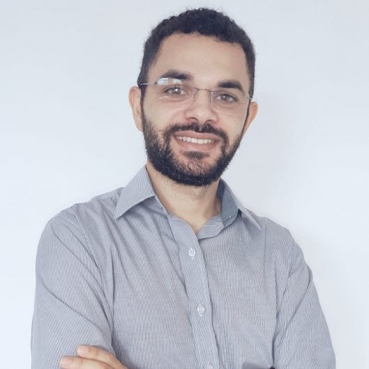 Daniel R. Oliveira