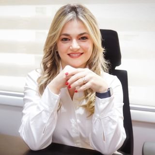 Dra. Amanda Duarte