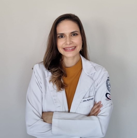 Dra. Julia Nobrega de Brito