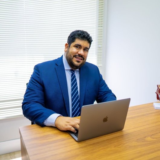 Dr. Adiney Ferreira Esteves