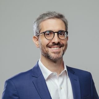 Dr. Eduardo Capelletti