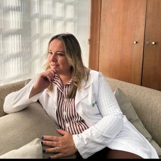 Dra. Natalie Souza de Andrade