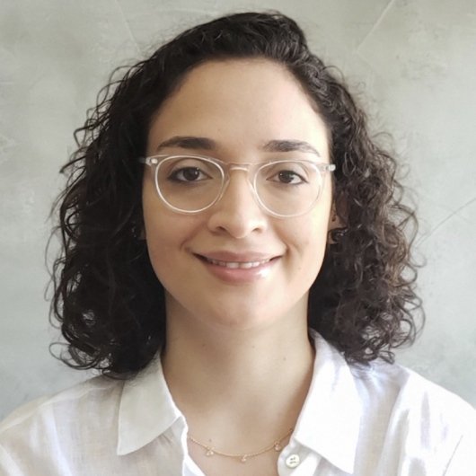Dra. Ariane Ferreira