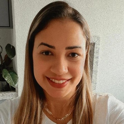 Dra. Whuiane Caroline Gomes Spreafico