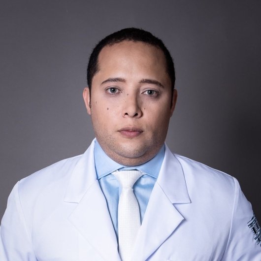 Dr. Davi Machado