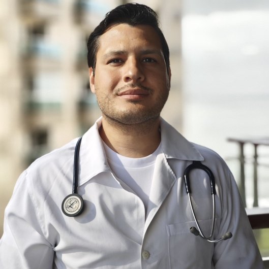 Dr. Júlio Siles Filho