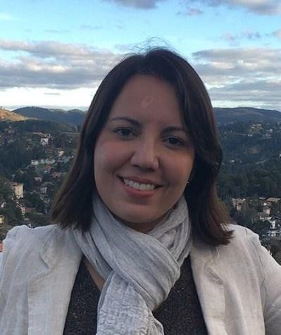 Dra. Ana Carolina Ribeiro Lopes e Ruas