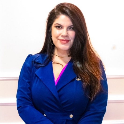 Dra. Bruna Lopes Ferraz de Avelar