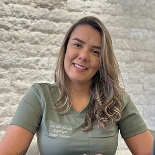 Dra. Júlia Macedo Maciel