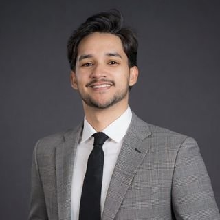Dr. Renan Souza Vieira