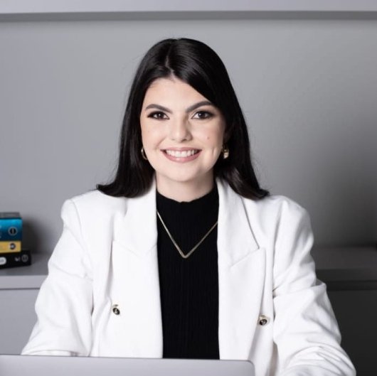 Dra. Paula Coelho Silva Viana