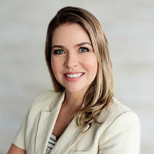 Dra. Fernanda Carceroni
