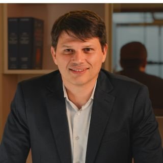 Dr. Rodrigo Aguilar