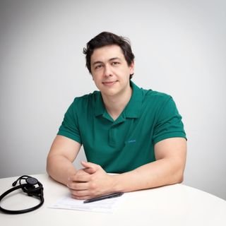 Dr. Matheus Esteves Pelicer