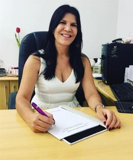 Dra. Tania Regina Silva Farias