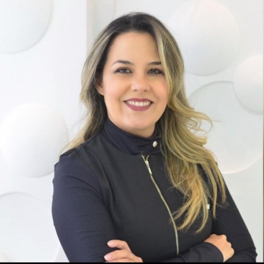 Dra. Karla Teixeira