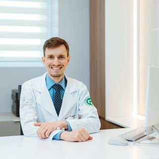 Dr. Marcos G T Pauletti