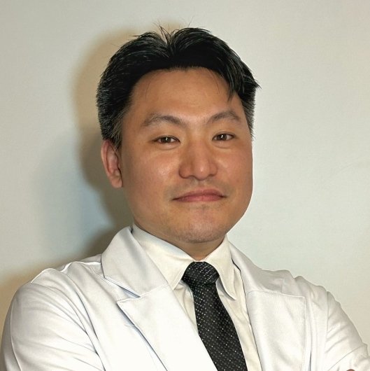 Dr. Benjamin Marcelo Hwang