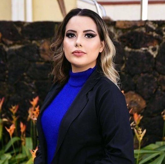 Dra. Evelyn Cristina Martins Cunha