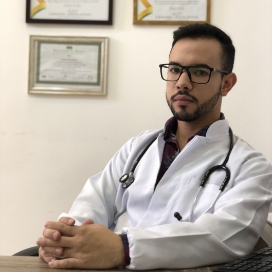Dr. Vinícius Alves Bezerra