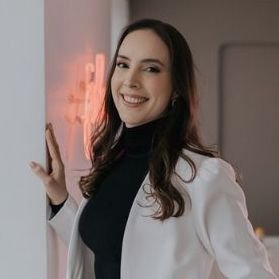 Dra. Paola Canabrava