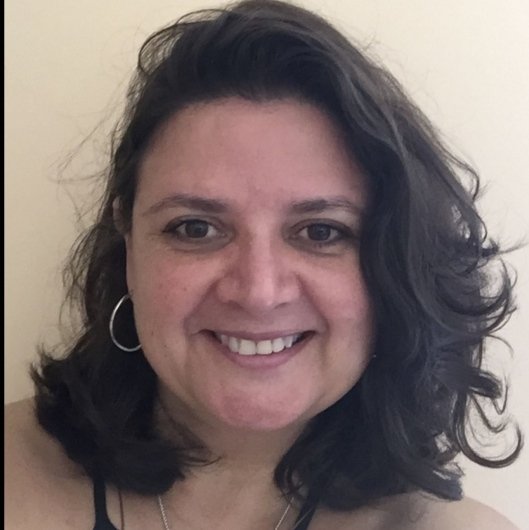 Dra. Adriana Aredes