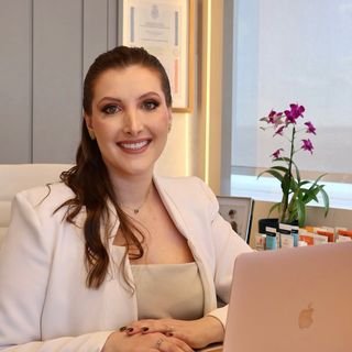 Dra. Alessandra Tatsch C. Peres