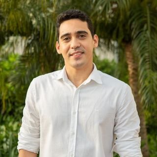 Dr. Gabriel Lemos