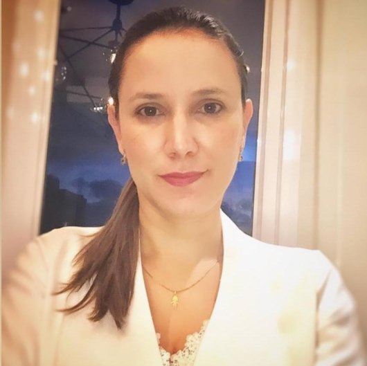 Dra. Larissa Smiljanic Andrade